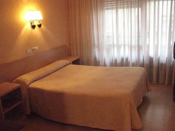 Hotel Achuri Vitoria-Gasteiz Dış mekan fotoğraf